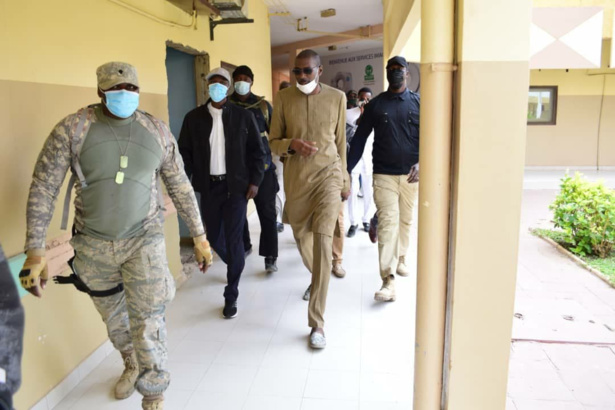 Arrestation des gardes du corps de Sonko : Les explications "fallacieuses" du procureur de Mbour Arrestation des gardes du corps de Sonko : Les explications "fallacieuses" du procureur de Mbour