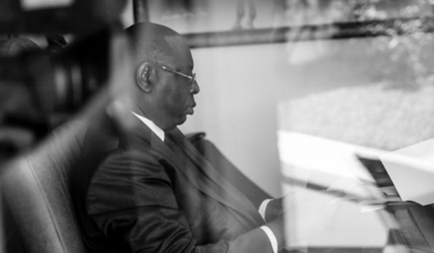 Arrestation de Pape ale Niang : L’affaire est devenue une patate chaude pour Macky Arrestation de Pape ale Niang : L’affaire est devenue une patate chaude pour Macky