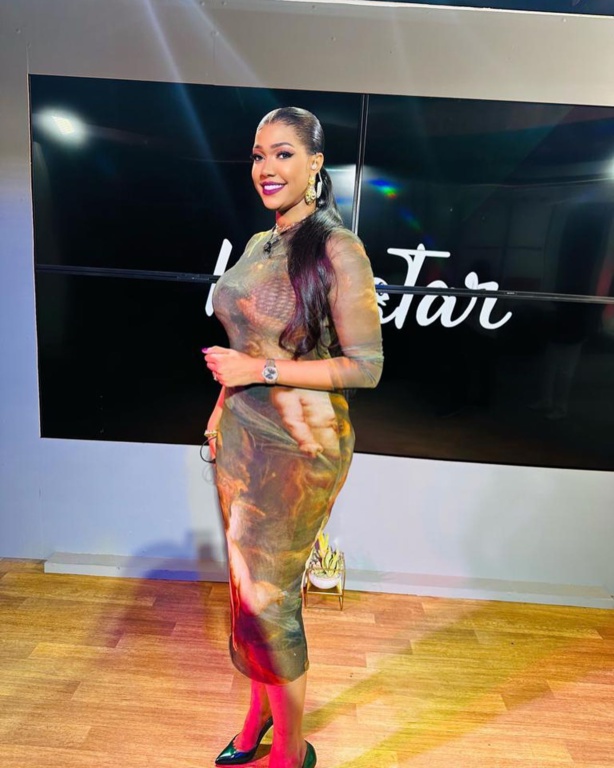 Yaye Awa Dieye de la TFM  et son nouveau look !!!