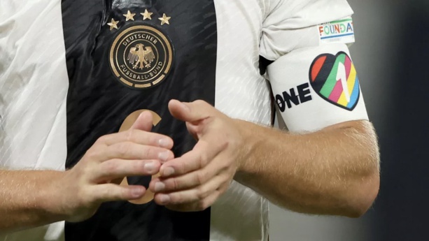 Interdiction du brassard "On love", Yoann Lemaire charge la FIFA «j'ai honte. Cette institution est minable» Interdiction du brassard "On love", Yoann Lemaire charge la FIFA «j'ai honte. Cette institution est minable»