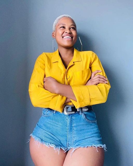 Asavela Mngqithi, actrice et mannequin sud-africaine