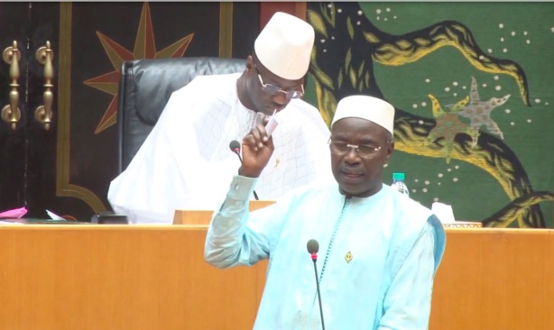 L'honorable député Oumar Kéba Cissé au ministre de la communication "Il faut soutenir La Poste. Elle est entre de très bonnes mains" L'honorable député Oumar Kéba Cissé au ministre de la communication "Il faut soutenir La Poste. Elle est entre de très bonnes mains"