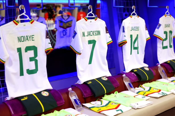 Coompo - Sénégal : E. Mendy – Sabaly, Koulibaly, Ab. Diallo, Jakobs – P. Gueye, G. Gueye, P. Ciss – Ndiaye, Dia, Sarr. Coompo - Sénégal : E. Mendy – Sabaly, Koulibaly, Ab. Diallo, Jakobs – P. Gueye, G. Gueye, P. Ciss – Ndiaye, Dia, Sarr.