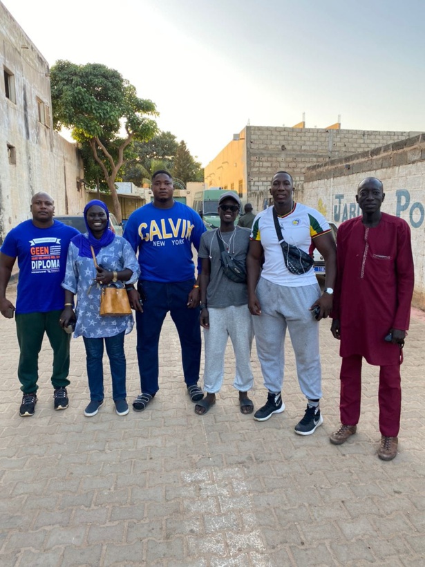 Momo Diop garde du corps de Sonko après sa sortie de prison : "Peine perdue pour le despote qui croit nous museler..." Momo Diop garde du corps de Sonko après sa sortie de prison : "Peine perdue pour le despote qui croit nous museler..."