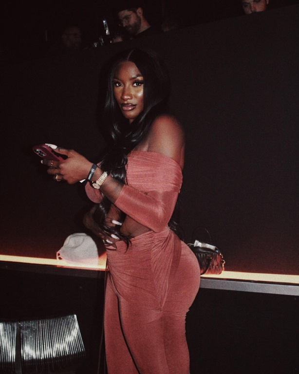 Aya Nakamura toute naturelle !!! Aya Nakamura toute naturelle !!!