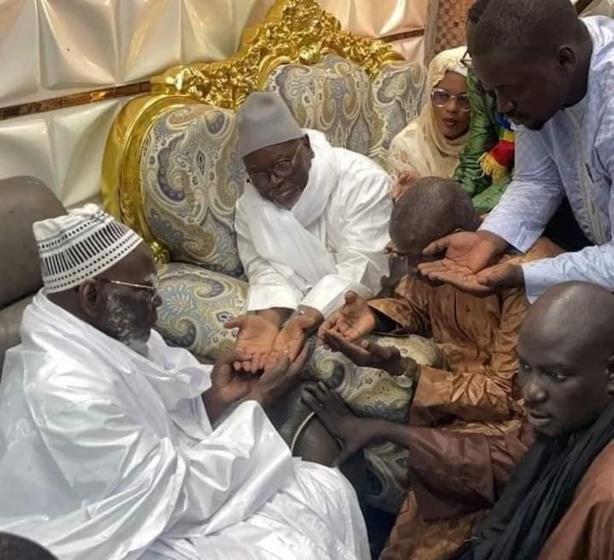TOUBA: « Jàmm a Gën 3e mandat » reçu par Serigne Mountakha TOUBA: « Jàmm a Gën 3e mandat » reçu par Serigne Mountakha
