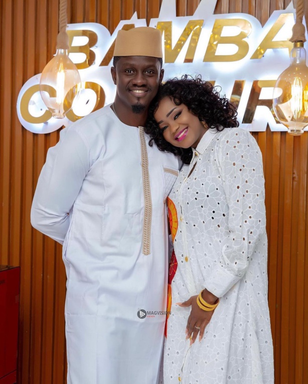 Fama Thioune dans les bras de son Edu Fama Thioune dans les bras de son Edu