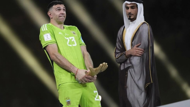 Coupe du monde 2022 : Emiliano Martinez va-t-il trop loin dans ses provocations? Coupe du monde 2022 : Emiliano Martinez va-t-il trop loin dans ses provocations?