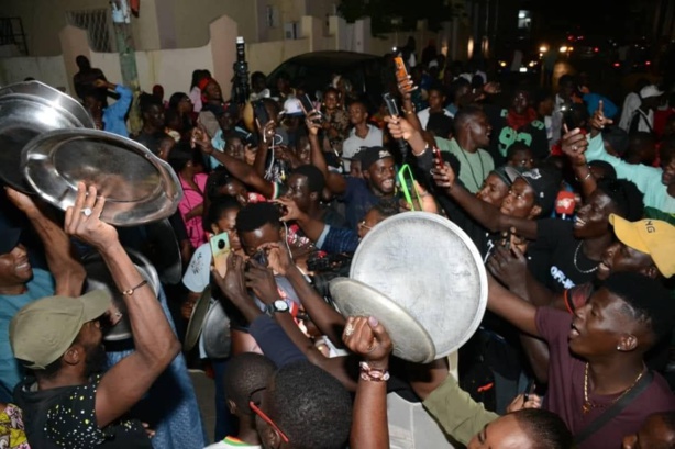 Les images du concert de casseroles Les images du concert de casseroles