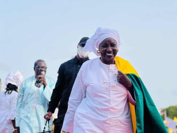 Présidentielle 2024 : Aminata Touré part en campagne électorale