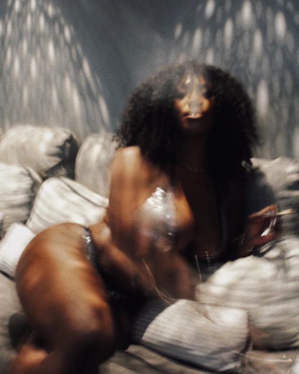 Aya Nakamura montre son tout dans son nouveau clip Aya Nakamura montre son tout dans son nouveau clip