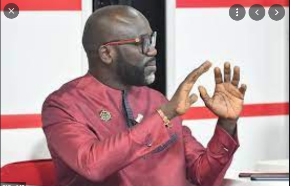 Apres les rapports de l’IGE de la cour des comptes...Yerim Seck va publier un ouvrage sur la gestion nébuleuse du clan Macky