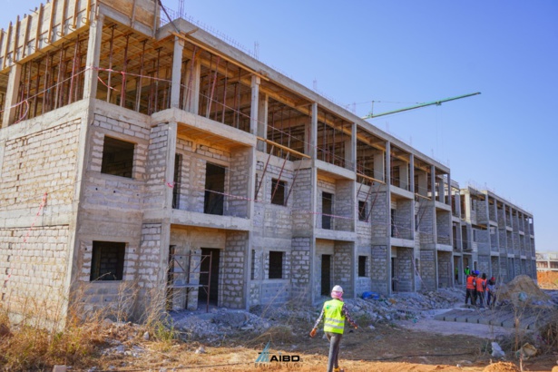 Construction d’une académie internationale des métiers de l’aviation civile a Thiès : Le DG de AIBD SA M. Abdoulaye DIEYE satisfait du niveau d’exécution des travaux. Construction d’une académie internationale des métiers de l’aviation civile a Thiès : Le DG de AIBD SA M. Abdoulaye DIEYE satisfait du niveau d’exécution des travaux.