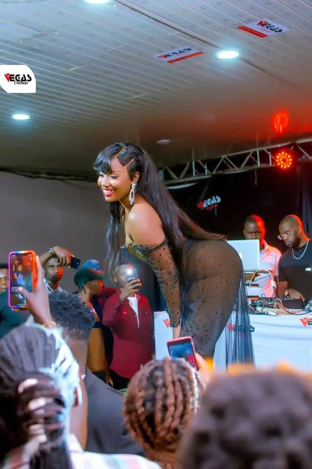 L'artiste Ougandaise Lydia jazmine Addicts et sa tenue provocatrice L'artiste Ougandaise Lydia jazmine Addicts et sa tenue provocatrice
