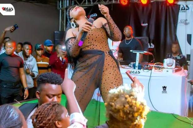 L'artiste Ougandaise Lydia jazmine Addicts et sa tenue provocatrice L'artiste Ougandaise Lydia jazmine Addicts et sa tenue provocatrice