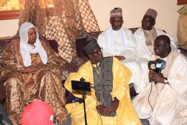 Ziarra annuelle de la famille Omarienne : Le fils du Khalife général plaide pour le retour de Karim Wade et l’ouverture d’un dialogue Ziarra annuelle de la famille Omarienne : Le fils du Khalife général plaide pour le retour de Karim Wade et l’ouverture d’un dialogue