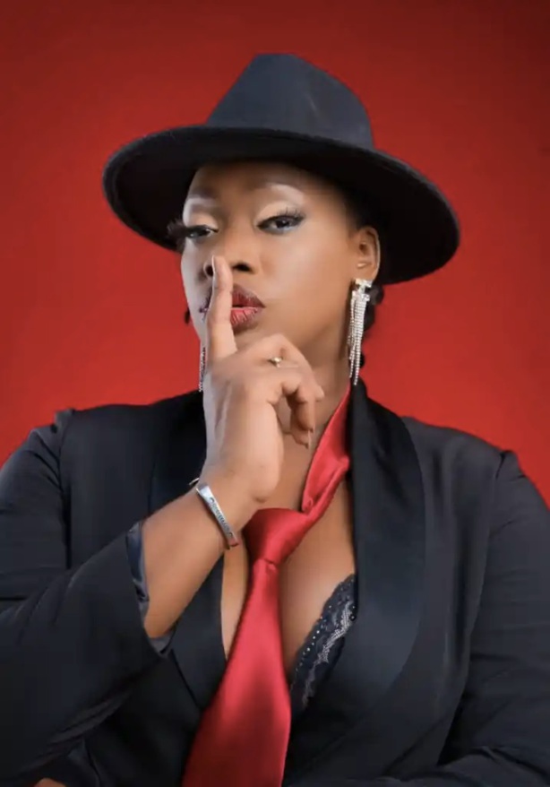 L'artiste Mamy Mbaye prépare du lourd !!! L'artiste Mamy Mbaye prépare du lourd !!!