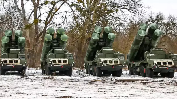 La Russie renfonce sa défense : Elle déploie des batteries de missiles antiaériens à Moscou