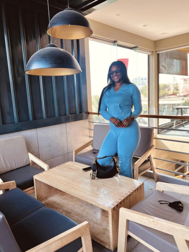 La chanteuse Mia Guissé change complètement de style La chanteuse Mia Guissé change complètement de style