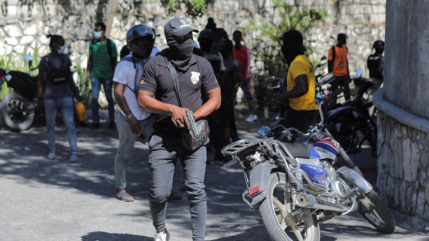 Haïti: six policiers tués par des gangs, la capitale sous haute tension