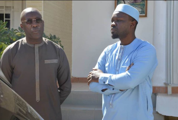 LE CRÉPUSCULE DES CRAPULES, (Par Colonel Abdourahim Kébé ) LE CRÉPUSCULE DES CRAPULES, (Par Colonel Abdourahim Kébé )