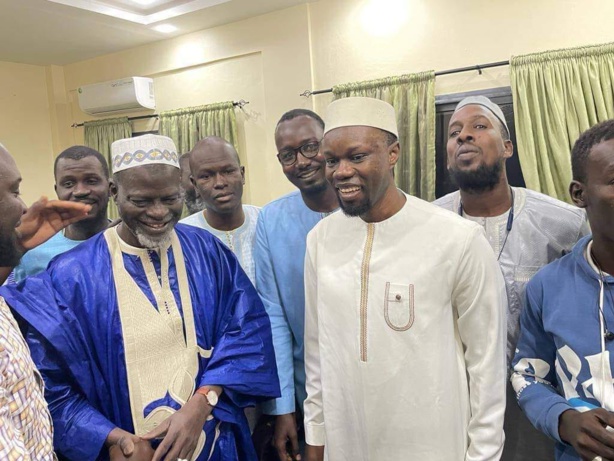 Le leader de Pastef,Ousmane Sonko, chez le guide religieux Thierno Samassa Le leader de Pastef,Ousmane Sonko, chez le guide religieux Thierno Samassa