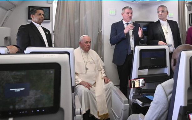 Guerre en Ukraine: Le pape François promet de se rendre à Kiev et à Moscou