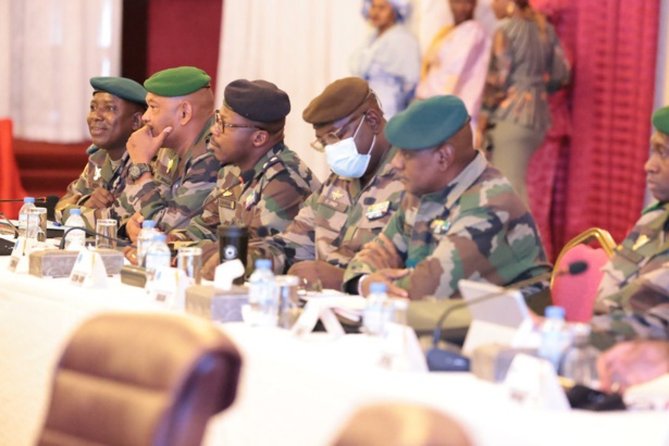Mali : Plusieurs officiers de l'armée limogés Mali : Plusieurs officiers de l'armée limogés
