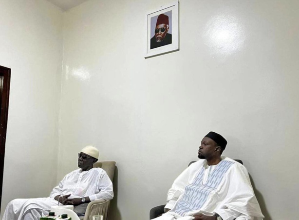 Tivaouane : Ousmane Sonko a rencontré Serigne Habib Sy Tivaouane : Ousmane Sonko a rencontré Serigne Habib Sy
