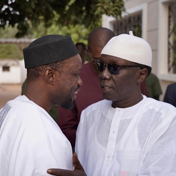 Tivaouane : Ousmane Sonko a rencontré Serigne Habib Sy Tivaouane : Ousmane Sonko a rencontré Serigne Habib Sy