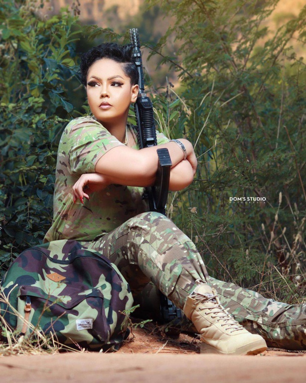 L’influenceuse malienne Bijou Siraba en campagne contre les Jihadistes L’influenceuse malienne Bijou Siraba en campagne contre les Jihadistes