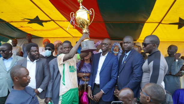 Abdoulaye Dieye aux populations de Keur Massar : « La responsabilité de AIBD.sa est de vous accompagner » Abdoulaye Dieye aux populations de Keur Massar : « La responsabilité de AIBD.sa est de vous accompagner »