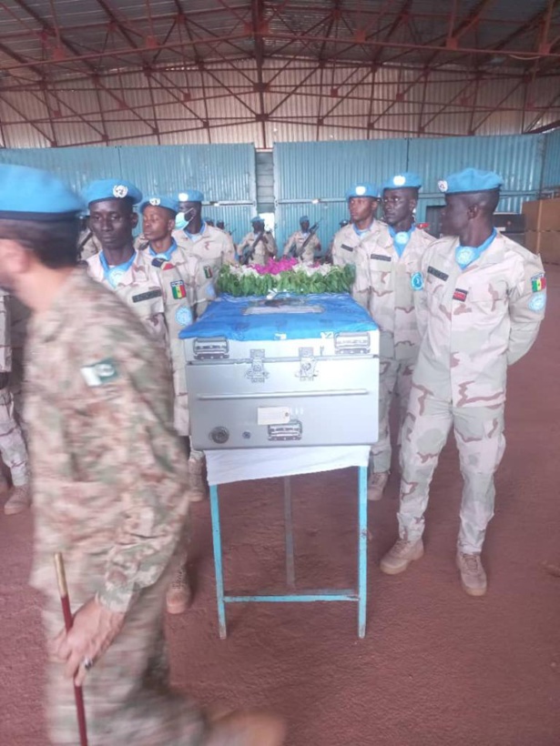 Mali : Les images de la levée du corps des trois militaires sénégalais Mali : Les images de la levée du corps des trois militaires sénégalais