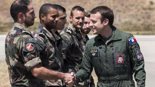 La France va "réduire" ses effectifs militaires en Afrique (Emmanuel Macron)