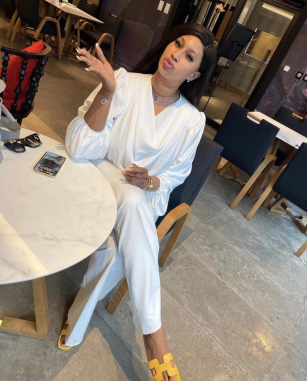 La jet-setteuse Diaba Sora La jet-setteuse Diaba Sora