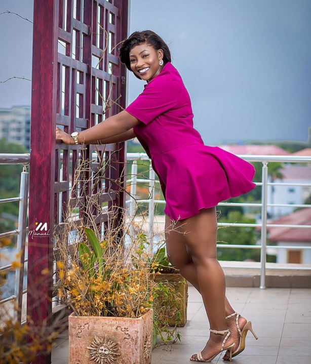 Voici les nymphes qui s'habillent correctement et s'affichent naturellement Voici les nymphes qui s'habillent correctement et s'affichent naturellement