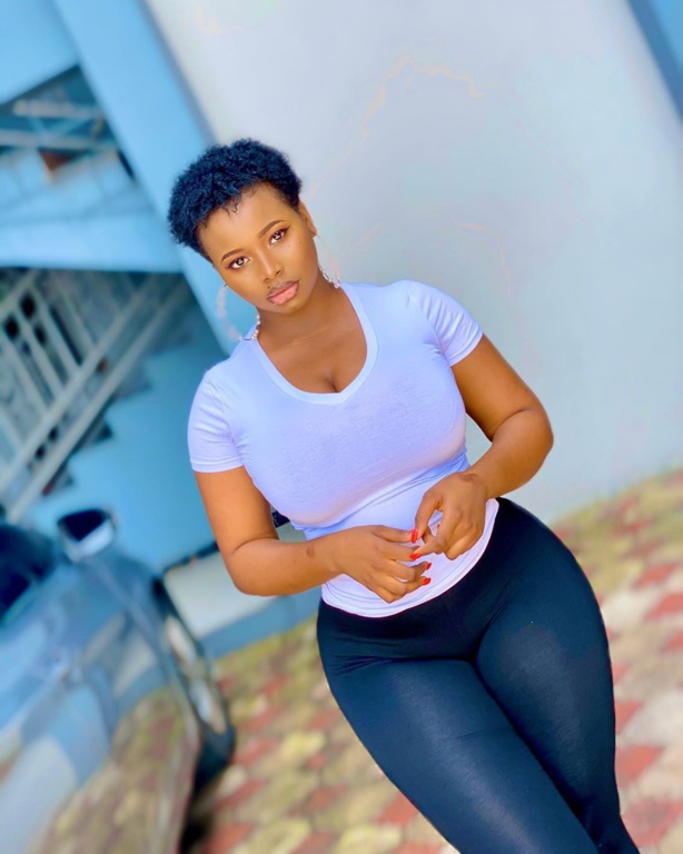 Voici les nymphes qui s'habillent correctement et s'affichent naturellement Voici les nymphes qui s'habillent correctement et s'affichent naturellement