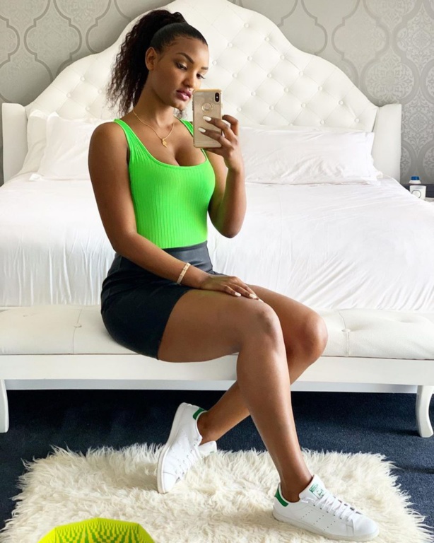 Voici les nymphes qui s'habillent correctement et s'affichent naturellement Voici les nymphes qui s'habillent correctement et s'affichent naturellement