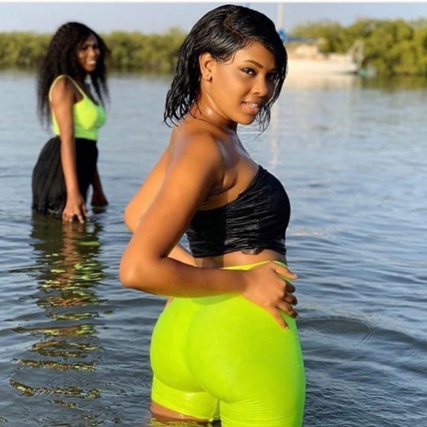 Voici les nymphes qui s'habillent correctement et s'affichent naturellement Voici les nymphes qui s'habillent correctement et s'affichent naturellement