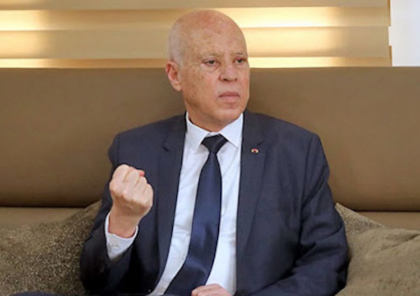 Kais Saied tente de se défendre : "Je suis africain et je suis fier de l'être" Kais Saied tente de se défendre : "Je suis africain et je suis fier de l'être"