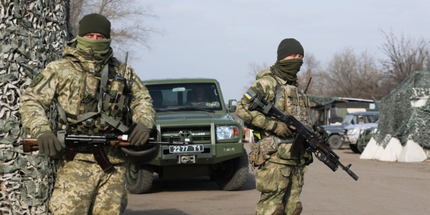 Guerre en Ukraine: des "mercenaires" français témoignent de la férocité des combats et du déficit de matériel Guerre en Ukraine: des "mercenaires" français témoignent de la férocité des combats et du déficit de matériel