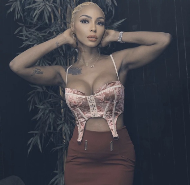 Sadia Ibrahim la femme qui fait le buzz Sadia Ibrahim la femme qui fait le buzz