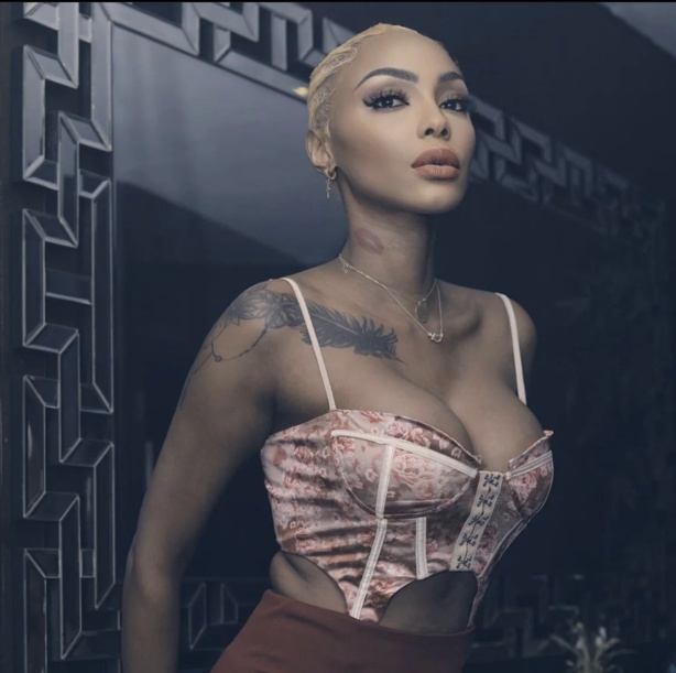 Sadia Ibrahim la femme qui fait le buzz Sadia Ibrahim la femme qui fait le buzz