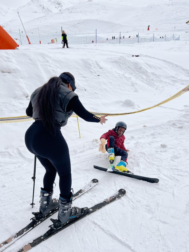 L'influenceuse, Actrice,Emmanuelle Keita dans les Pyrenees Mountains L'influenceuse, Actrice,Emmanuelle Keita dans les Pyrenees Mountains