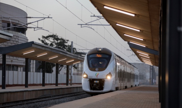Rufisque : la gare du TER sous haute surveillance de la gendarmerie et la vente de ticket suspendu Rufisque : la gare du TER sous haute surveillance de la gendarmerie et la vente de ticket suspendu