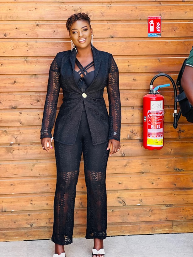 Sabel DIENG, actrice dégage la classe !!! Sabel DIENG, actrice dégage la classe !!!