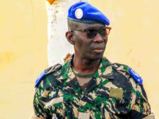 Le général Moussa Fall menace encore l’opposition : «Il y a des gens qui agissent comme des perroquets. Si quelqu’un a du courage, il n’a qu’a défier les gendarmes» Le général Moussa Fall menace encore l’opposition : «Il y a des gens qui agissent comme des perroquets. Si quelqu’un a du courage, il n’a qu’a défier les gendarmes»