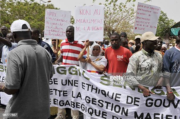 VAR : Samedi 3 avril 2010 à Dakar de nombreux opposants au régime de Wade ont manifesté