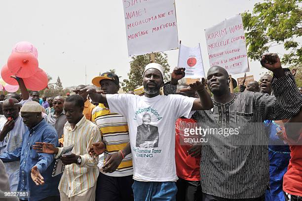 VAR : Samedi 3 avril 2010 à Dakar de nombreux opposants au régime de Wade ont manifesté