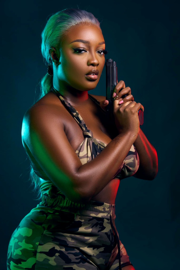 La chanteuse Gabonaise Shan’L en mode "commando" La chanteuse Gabonaise Shan’L en mode "commando"